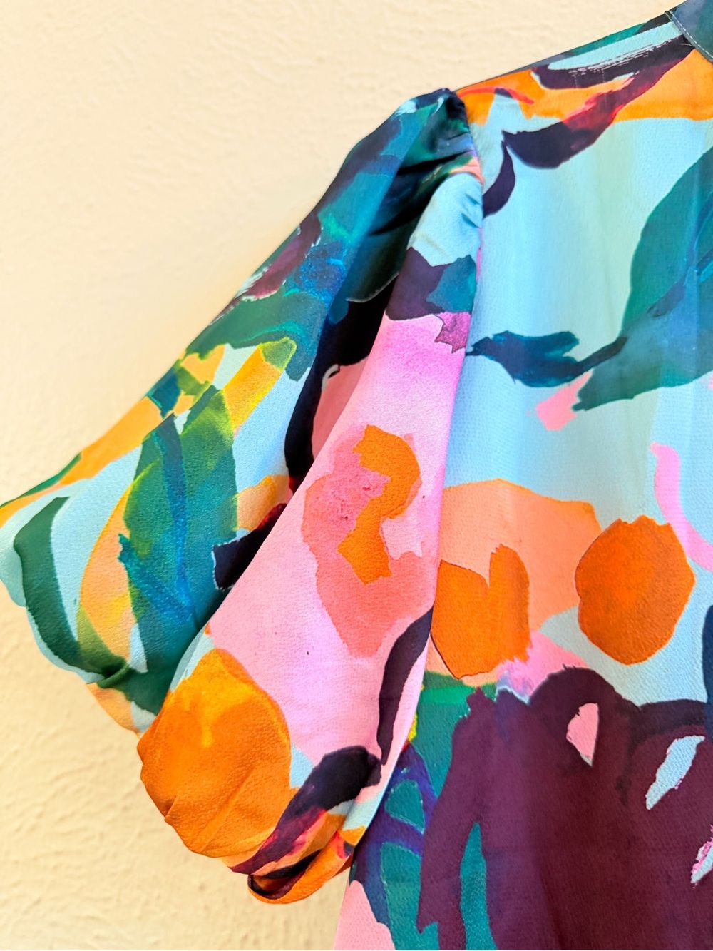 THML bold bright floral puff sleeve blouse - Picture 6 of 8